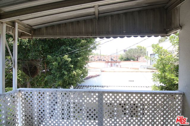 1028 N Hayworth Avenue, West Hollywood CA: https://media.crmls.org/mediaz/f55a05e5-12f2-43d1-97ac-47ed2b6c7682.jpg