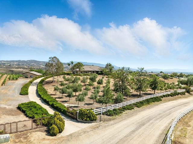 38470 Ave De La Bandolero, Temecula CA: https://media.crmls.org/mediaz/f55a3b65-e812-466c-abc0-001bfb0de0f5.jpg