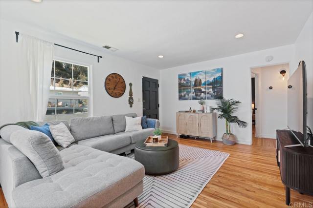 Detail Gallery Image 9 of 53 For 4461 Revillo Dr, San Diego,  CA 92115 - 2 Beds | 1 Baths