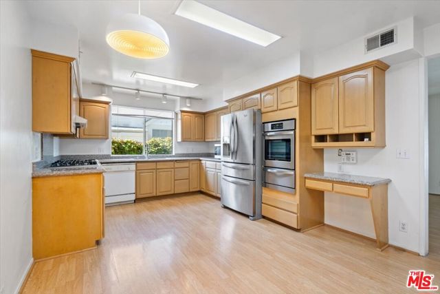 4210 Alcove Avenue, Studio City CA: https://media.crmls.org/mediaz/f55a4288-541b-4d04-b3ee-0e611bf6d134.jpg