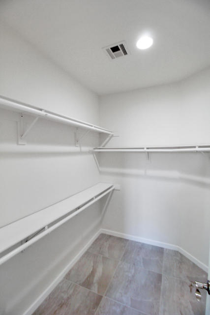 48180 Chandler Court, Indio CA: https://media.crmls.org/mediaz/f55b0377-60f9-4920-80f3-a7e289931228.jpg
