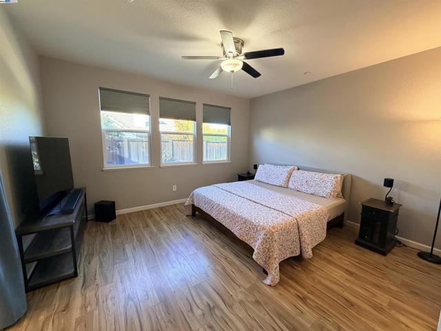 1611 Marina, Brentwood CA: https://media.crmls.org/mediaz/f55b4779-266b-4079-8253-d93b8def096a.jpg