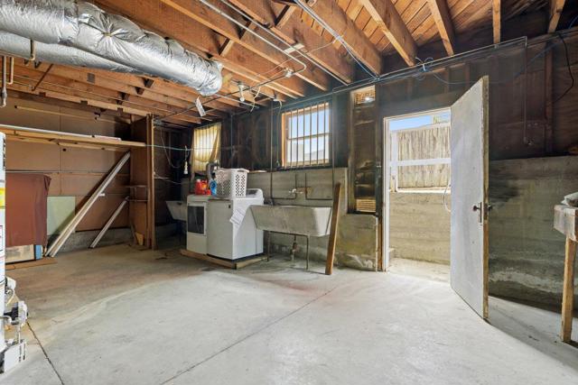 509 44th Avenue, San Francisco CA: https://media.crmls.org/mediaz/f55b99eb-a15d-4bae-929c-ec26adb7ba95.jpg