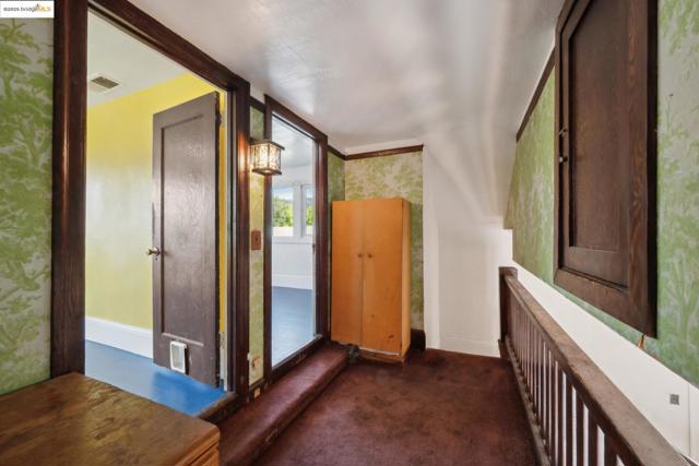 Image 17 of 47 For 2119 Derby St