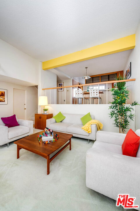 4331 W Sarah Street, Burbank CA: https://media.crmls.org/mediaz/f55c1a7f-78bf-4be7-9970-cce3aaa9146d.jpg