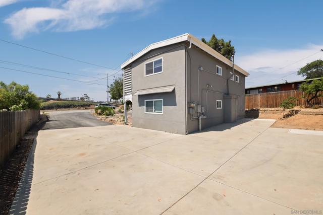 3754 56 Riviera Dr, La Mesa CA: https://media.crmls.org/mediaz/f55c3d0b-f0a0-4b98-b3cd-c932552cb546.jpg