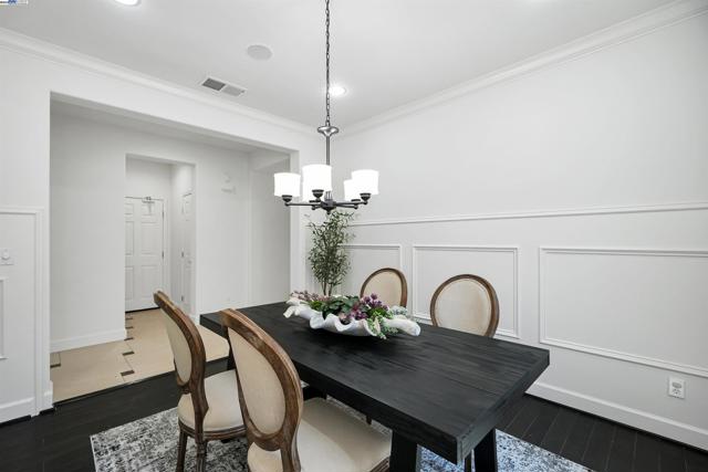 671 W Questa Trl, Mountain House CA: https://media.crmls.org/mediaz/f55c47d0-9b28-4e60-ab70-438c481dacab.jpg
