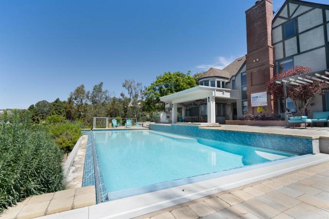 3251 Piragua Street, Carlsbad CA: https://media.crmls.org/mediaz/f55c697c-3568-47e5-acdc-a31aaa397720.jpg