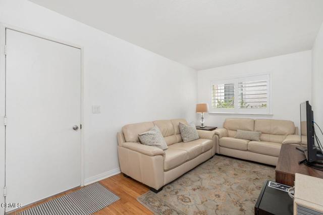 6036 Gitana Avenue, Camarillo CA: https://media.crmls.org/mediaz/f55c8ee5-07e5-449c-ae6e-453855e8700d.jpg
