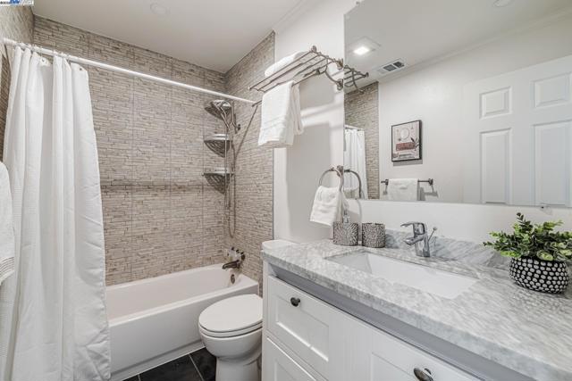 825 Oak Grove Rd, Concord CA: https://media.crmls.org/mediaz/f55ccc23-87a2-40eb-981c-9faef4278393.jpg