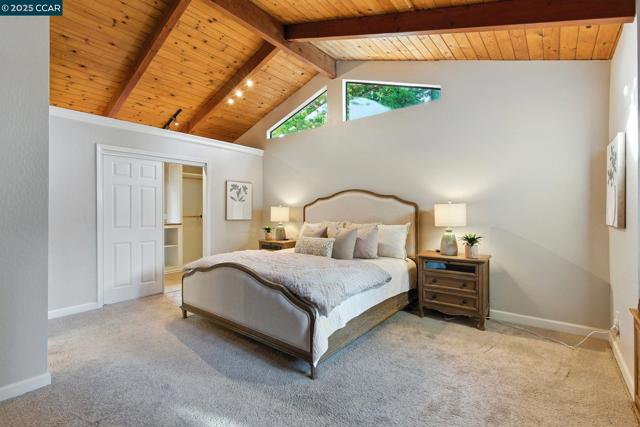 15 Ardmore Ct, Pleasant Hill CA: https://media.crmls.org/mediaz/f55d744b-cfaa-4220-9934-46803cc6d521.jpg