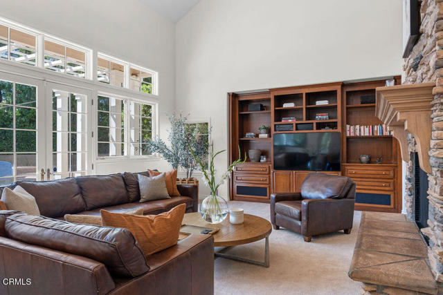 Detail Gallery Image 7 of 50 For 2017 Freeborn Way, Camarillo,  CA 93012 - 6 Beds | 6/1 Baths