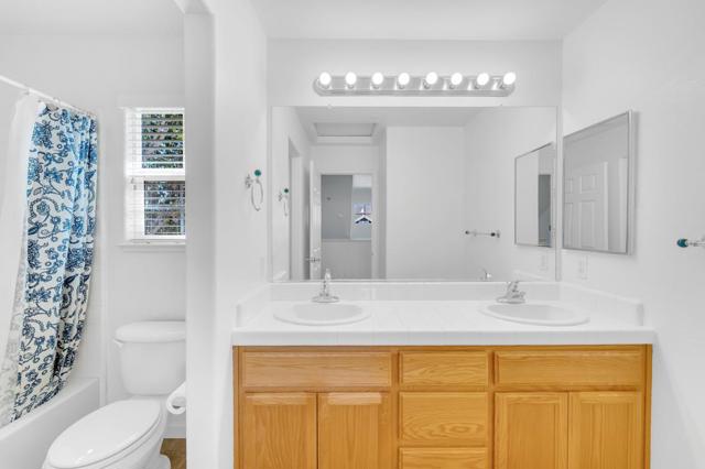 1544 Rosette Way, Gilroy CA: https://media.crmls.org/mediaz/f55de16b-50bd-4f30-b6a2-e76e412c5cc9.jpg