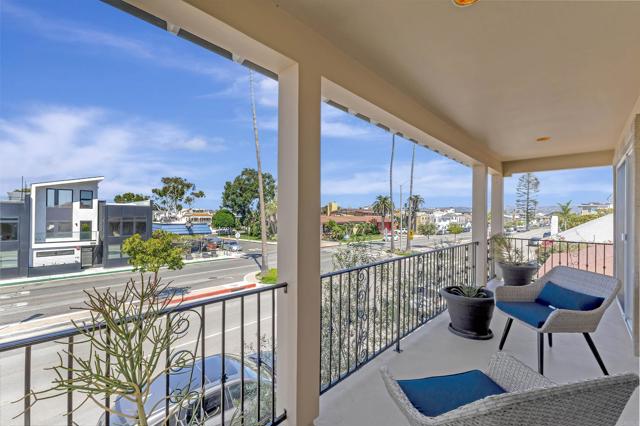 Detail Gallery Image 32 of 44 For 509 W Balboa Bld, Newport Beach,  CA 92661 - 3 Beds | 3/1 Baths