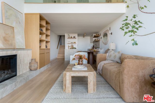 6 Voyage Street, 104 photo 6