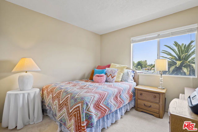 22040 Gault Street, 46 photo 8