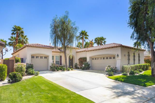 60284 Honeysuckle Street, La Quinta CA: https://media.crmls.org/mediaz/f55fe363-e2de-47ac-b67b-36a087ff2679.jpg