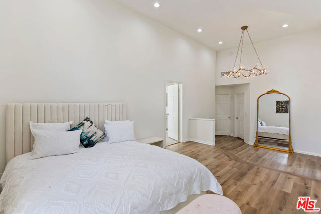 18730 Hatteras Street, Tarzana CA: https://media.crmls.org/mediaz/f55ffcec-95c5-4e00-ace6-c739d771b6a8.jpg