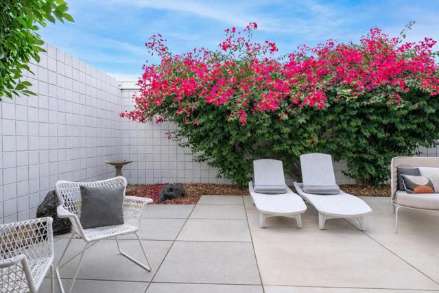 519 Desert Lakes Drive, Palm Springs CA: https://media.crmls.org/mediaz/f5615913-6672-49ab-a137-e31ca4b875ab.jpg