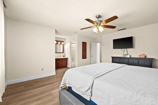 1014 Croyden Way, Manteca CA: https://media.crmls.org/mediaz/f561dcea-6a23-42ae-b77d-80ae7127badb.jpg