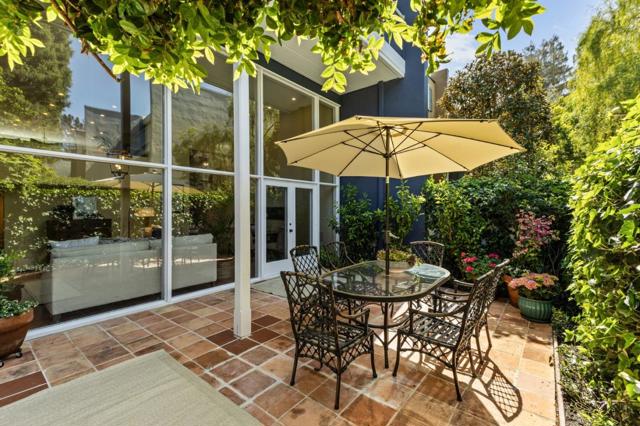 1721 Stone Pine Lane, Menlo Park CA: https://media.crmls.org/mediaz/f56213cf-e516-44be-a2d5-7c5286d8bc5e.jpg