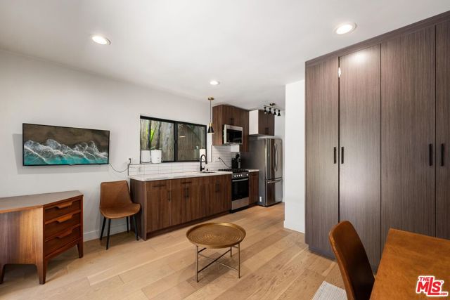3775 Aloha Street, Los Feliz CA: https://media.crmls.org/mediaz/f562af33-8033-4290-b125-eb1062819ec4.jpg