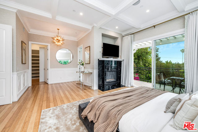 14539 Valley Vista Boulevard, Sherman Oaks CA: https://media.crmls.org/mediaz/f563108e-444d-4b73-be86-8ed45c36cd6d.jpg