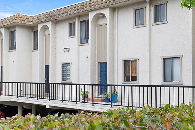 2383 Altisma Way, Carlsbad CA: https://media.crmls.org/mediaz/f5634731-9b66-40d3-9ec1-3107a212d0b0.jpg