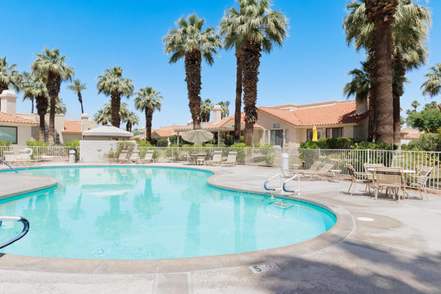 106 Celano Circle, Palm Desert CA: https://media.crmls.org/mediaz/f56449d6-bf5d-4d04-9132-a0634e663bb8.jpg