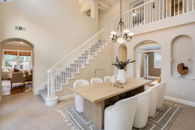 10828 Inspiration Cir, Dublin CA: https://media.crmls.org/mediaz/f5652280-fc6f-4574-b1e1-7a3a9650cb2e.jpg