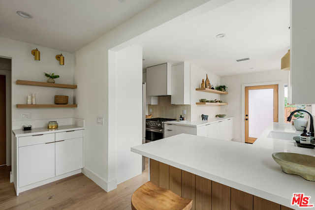 11840 Juniette Street, Culver City CA: https://media.crmls.org/mediaz/f565cc32-c9d0-4084-bb76-e5bca9411096.jpg