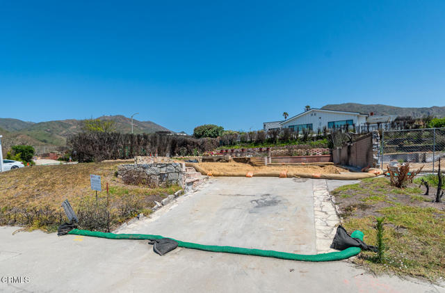 18449 Kingsport Drive, Malibu CA: https://media.crmls.org/mediaz/f566458c-9438-4bef-a1ce-630c75a63da6.jpg