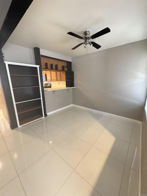 Detail Gallery Image 4 of 24 For 931 Martin Dr #3,  Escondido,  CA 92026 - 2 Beds | 2 Baths