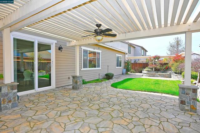6432 Laurel Creek Pl, Livermore CA: https://media.crmls.org/mediaz/f566dfe6-dbf2-4495-8cc3-4b7ab27d8447.jpg