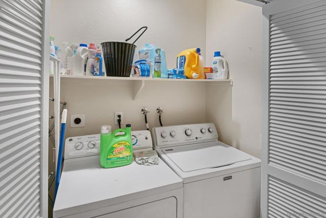 3460 Columbia St, San Diego CA: https://media.crmls.org/mediaz/f566e472-4826-46b5-ad15-44c21cf523cc.jpg