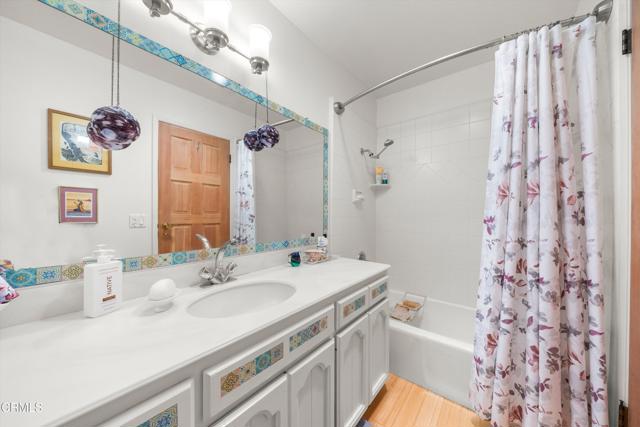 521 E Anapamu Street, Santa Barbara CA: https://media.crmls.org/mediaz/f5672451-fbff-44e5-9823-4abfe1ecddad.jpg
