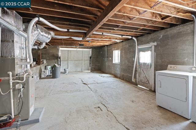 1923 Thompson Ln, El Sobrante CA: https://media.crmls.org/mediaz/f567405f-0edb-42df-9ea0-4bf26a6fb6c1.jpg