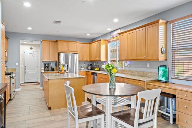 448 Kennedy Court, Escondido CA: https://media.crmls.org/mediaz/f5674153-9868-469f-9ee8-5fd83e14371b.jpg