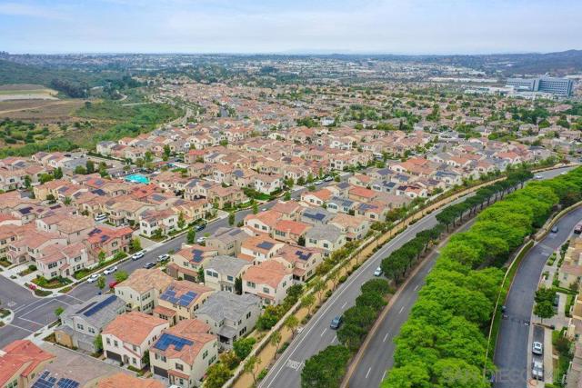 712 Gemstone Dr, San Marcos CA: https://media.crmls.org/mediaz/f567a58d-4110-4dd4-be26-a0329fbed1bd.jpg