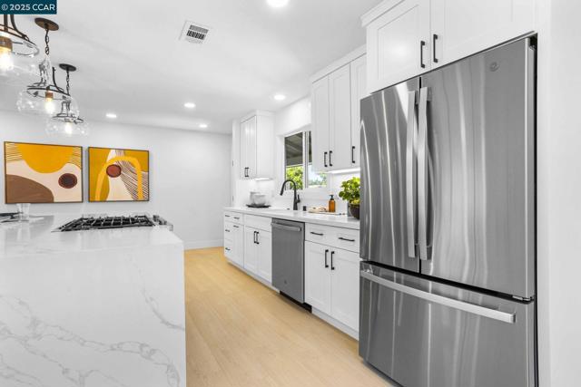 4650 Regina Ln, Concord CA: https://media.crmls.org/mediaz/f568017f-9f16-4164-a5a4-95f2b5cc186f.jpg