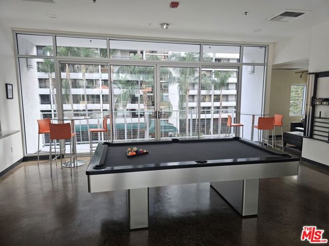 645 W 9th Street, Los Angeles CA: https://media.crmls.org/mediaz/f5685e2b-25aa-49f9-b44f-7c3042fea7cb.jpg