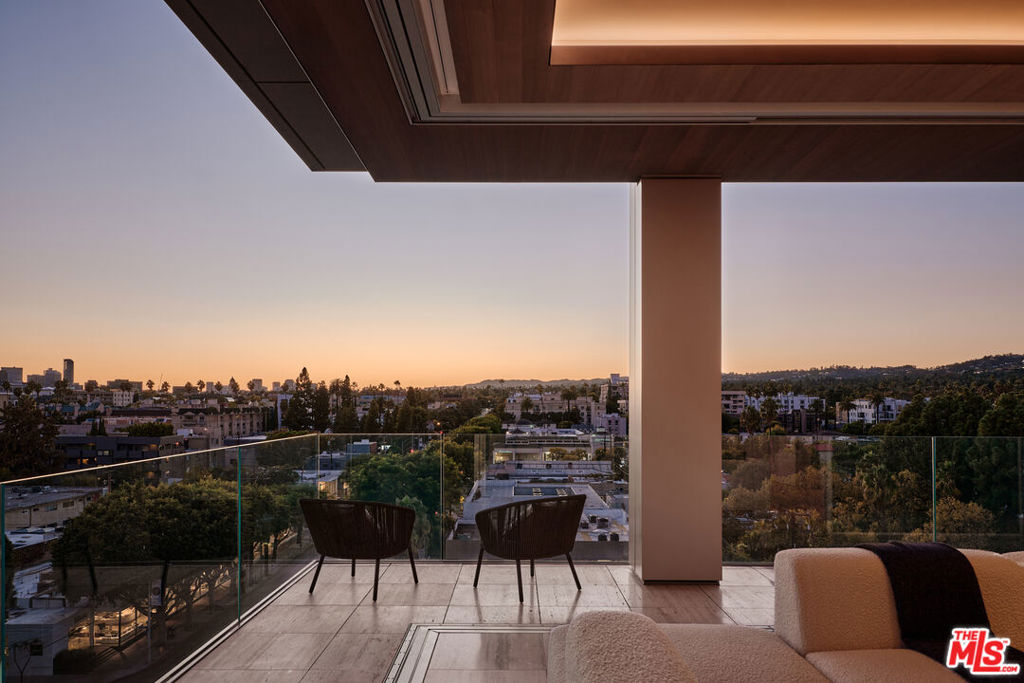 8899 Beverly Boulevard #9C