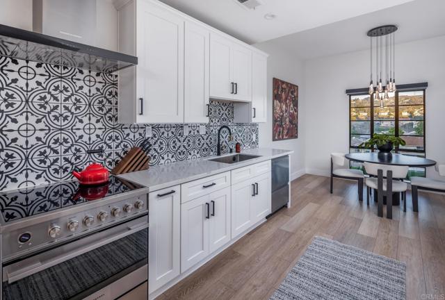 Detail Gallery Image 4 of 24 For 2630 Pirineos Way #14,  Carlsbad,  CA 92009 - 2 Beds | 2 Baths