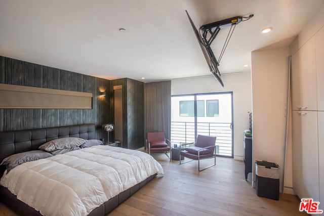 1337 N Fuller Avenue, Los Angeles CA: https://media.crmls.org/mediaz/f56a196f-1e73-4ef6-9c7e-3ecd25ce77d4.jpg