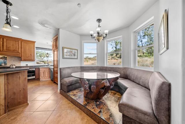 Detail Gallery Image 12 of 49 For 20202 Deerhorn Valley Rd, Jamul,  CA 91935 - 4 Beds | 4 Baths