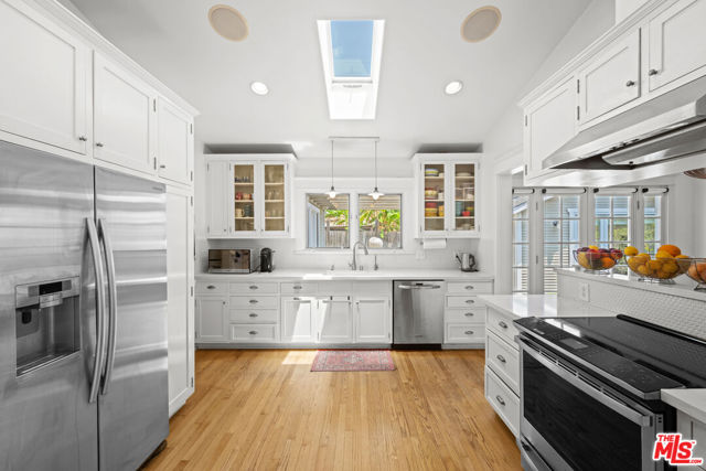 568 N Gower Street, Los Angeles CA: https://media.crmls.org/mediaz/f56ba288-d140-4ac9-a73f-d5e4461ccea2.jpg