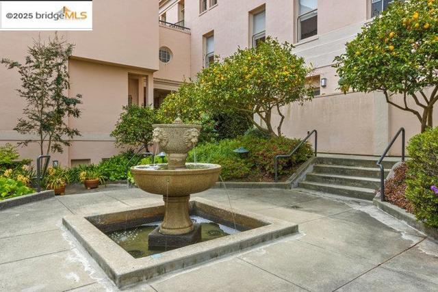 351 Buena Vista Ave E, San Francisco CA: https://media.crmls.org/mediaz/f56c67a3-a09d-4dd3-994c-9ebdfd87f4b7.jpg