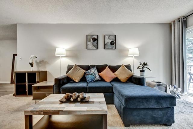 377 Mandarin Drive, Daly City CA: https://media.crmls.org/mediaz/f56cab19-20d5-4258-9393-0fa05ca51539.jpg