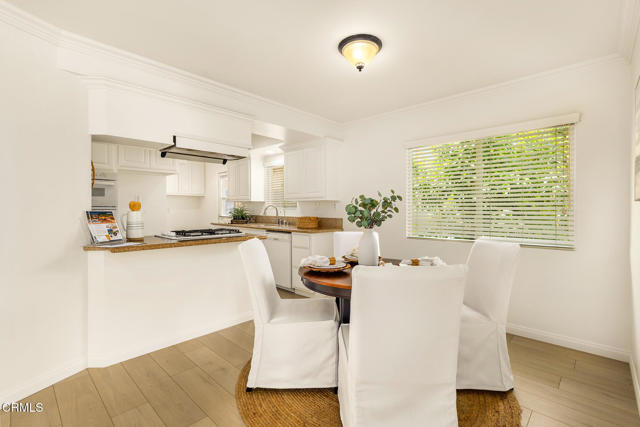 1853 Country Place, Ojai CA: https://media.crmls.org/mediaz/f56cce34-2454-4570-a761-3636169868ba.jpg