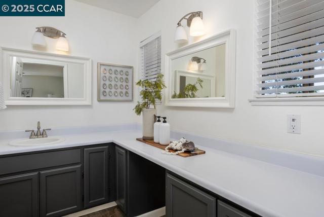 2554 Mockingbird Hill Rd, Walnut Creek CA: https://media.crmls.org/mediaz/f56cdd14-bb5d-4ed8-9fd9-f7146251a566.jpg